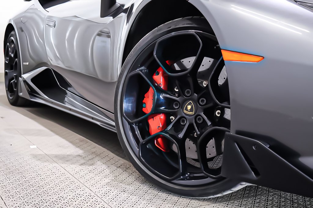 2017 Lamborghini Huracàn SPYDER AWD LP-610 in Terrebonne, Quebec - 9 - w1024h768px