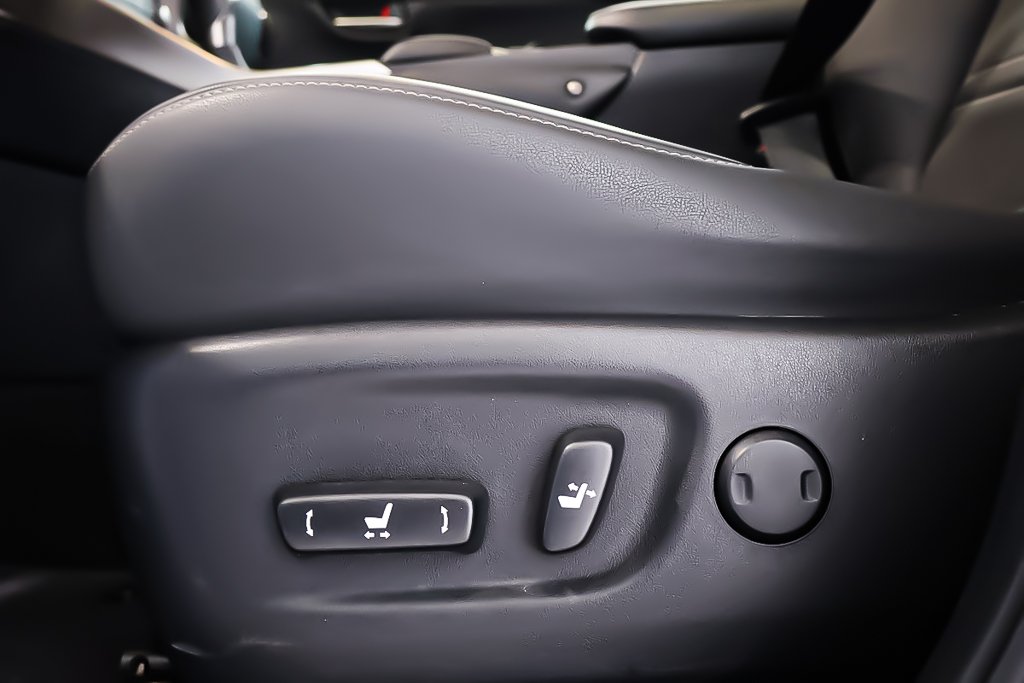 2021 Lexus NX NX 300 + AWD + TOIT OUVRANT PANO in Terrebonne, Quebec - 13 - w1024h768px