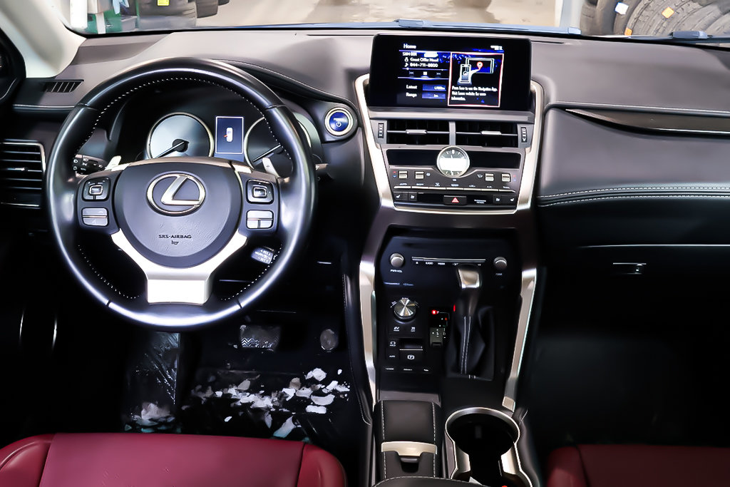 2020 Lexus NX NX 300H + AWD +TOIT OUVRANT + CUIR + CARPLAY in Terrebonne, Quebec - 9 - w1024h768px