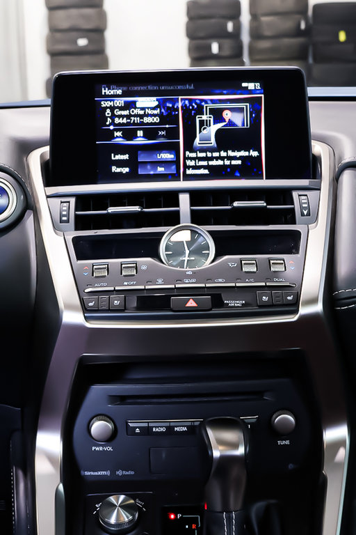 2020 Lexus NX NX 300H + AWD +TOIT OUVRANT + CUIR + CARPLAY in Terrebonne, Quebec - 15 - w1024h768px