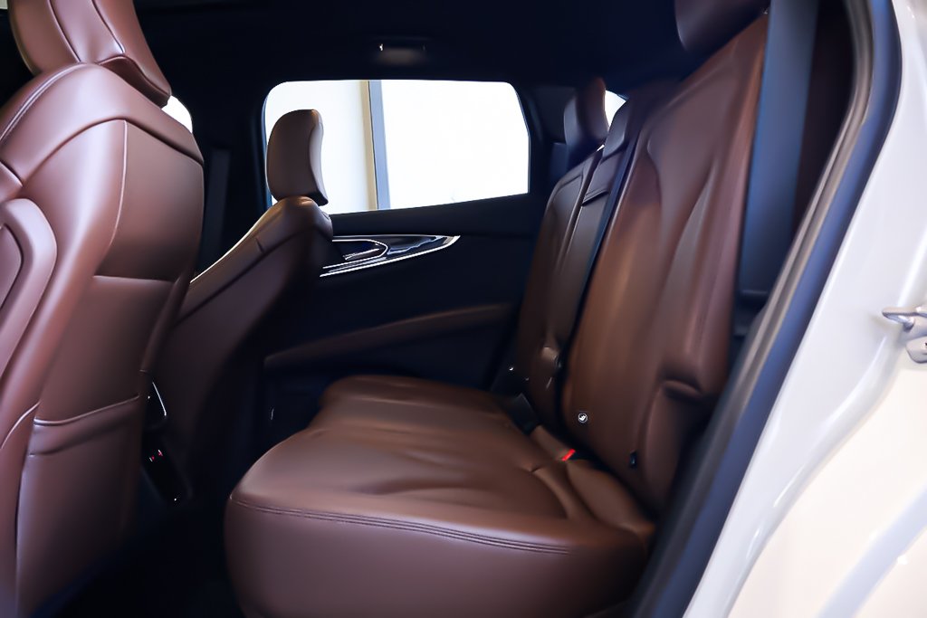 2022 Lincoln NAUTILUS RESERVE + AWD + TOIT OUVRANT PANO + CARPLAY in Terrebonne, Quebec - 29 - w1024h768px