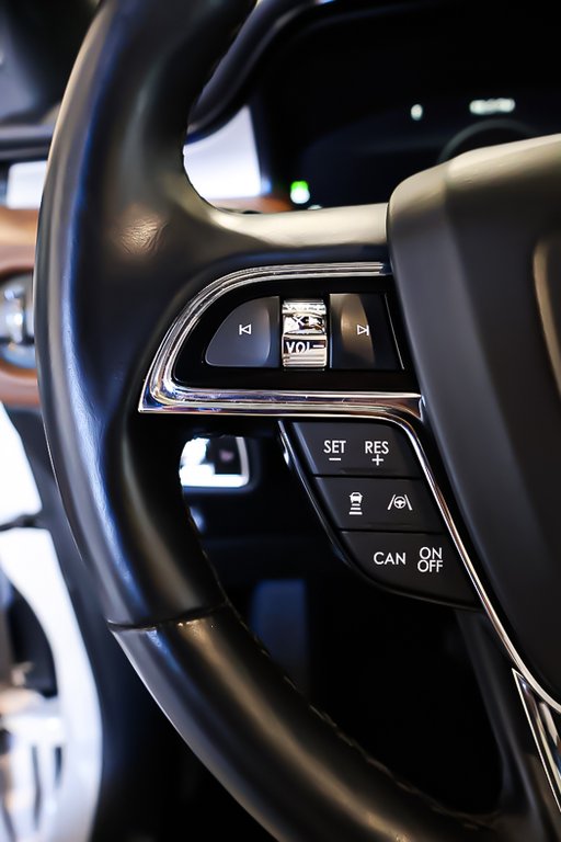 2022 Lincoln NAUTILUS RESERVE + AWD + TOIT OUVRANT PANO + CARPLAY in Terrebonne, Quebec - 17 - w1024h768px