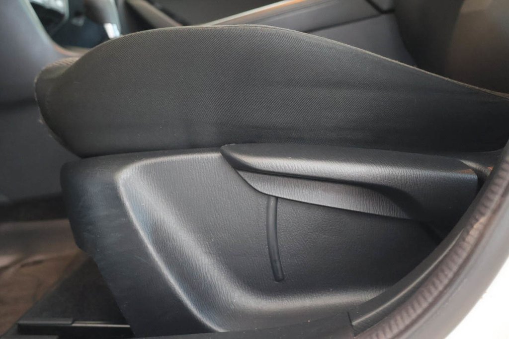 2017 Mazda 3 GX + AUTOMATIQUE + GROUPE ELECTRIQUE in Terrebonne, Quebec - 11 - w1024h768px