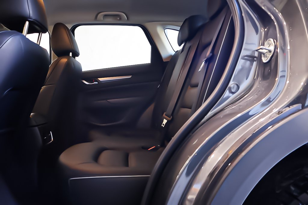 2024 Mazda CX-5 GS + AWD + CUIR + CARPLAY in Terrebonne, Quebec - 27 - w1024h768px