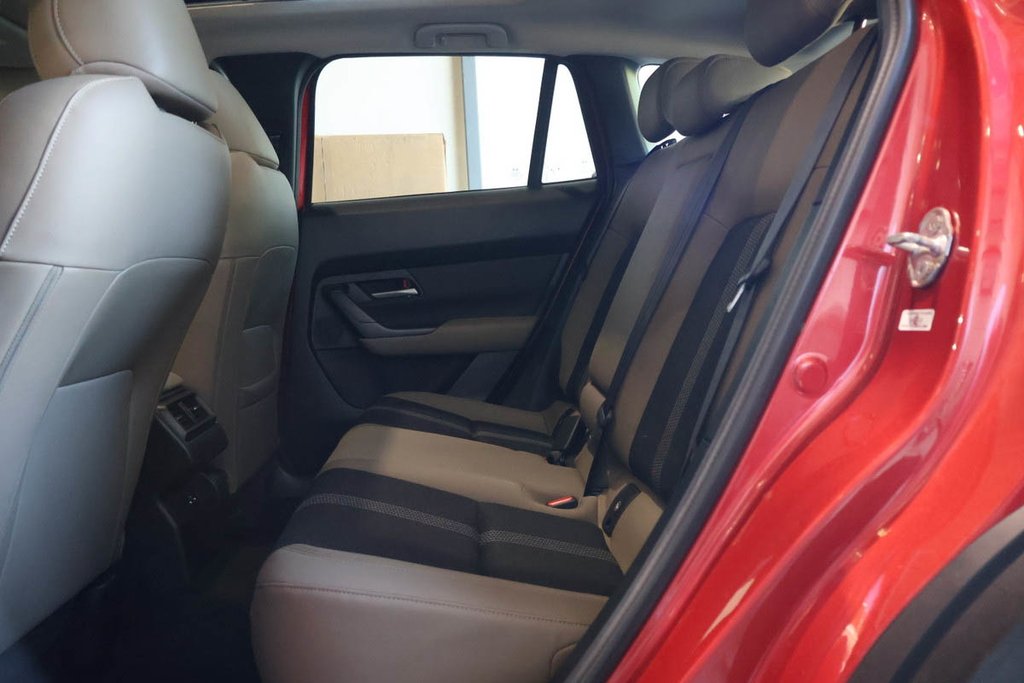 2024 Mazda CX-50 GS-L + CUIR + TOIT-OUVRANT in Terrebonne, Quebec - 29 - w1024h768px