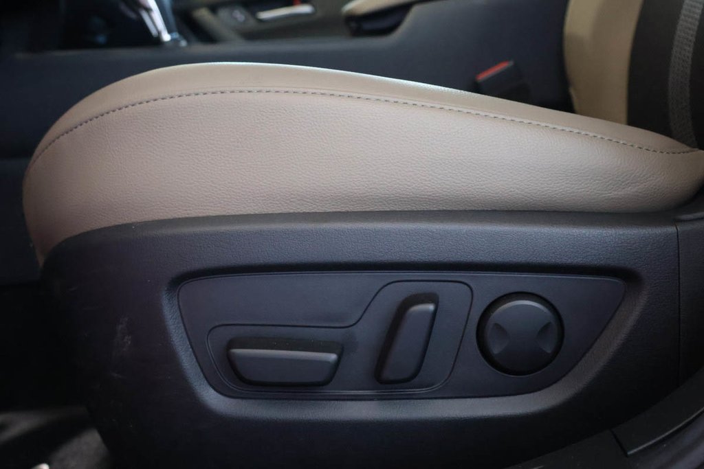 2024 Mazda CX-50 GS-L + CUIR + TOIT-OUVRANT in Terrebonne, Quebec - 13 - w1024h768px