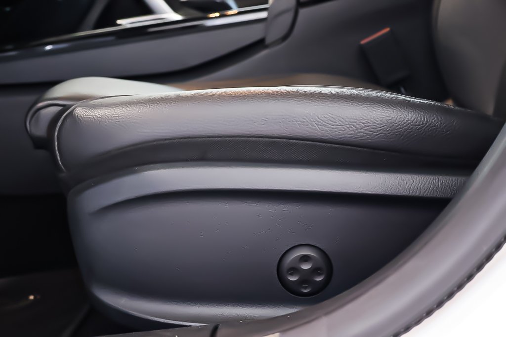 2023 Mercedes-Benz CLA CLA 250 + 4WD + TOIT OUVRANT + CUIR in Terrebonne, Quebec - 13 - w1024h768px