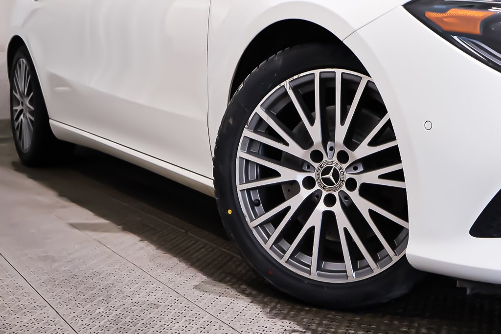 2023 Mercedes-Benz CLA CLA 250 + 4WD + TOIT OUVRANT + CUIR in Terrebonne, Quebec - 9 - w1024h768px