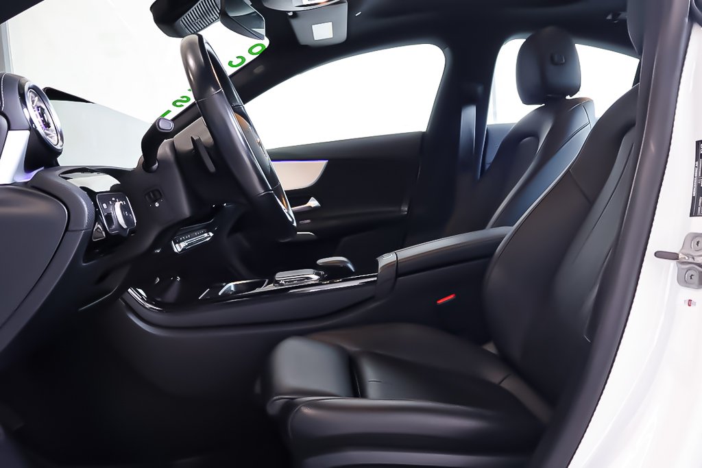 2023 Mercedes-Benz CLA CLA 250 + 4WD + TOIT OUVRANT + CUIR in Terrebonne, Quebec - 10 - w1024h768px