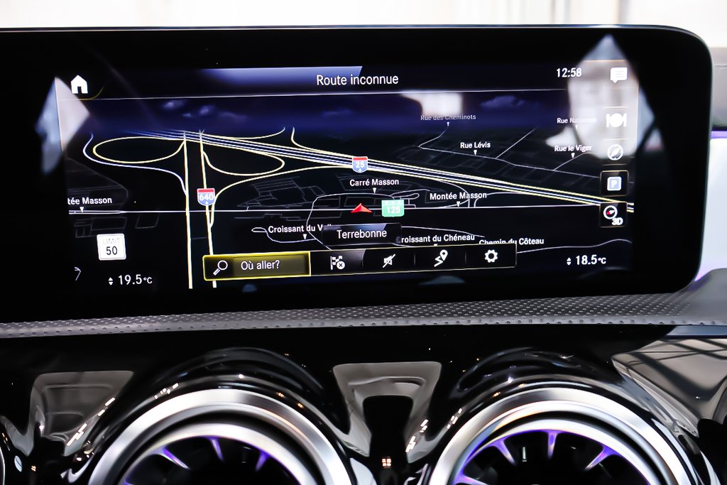 2023 Mercedes-Benz CLA CLA 250 + 4WD + TOIT OUVRANT + CUIR in Terrebonne, Quebec - 25 - w1024h768px