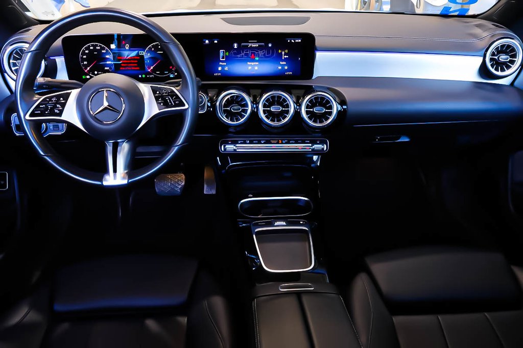 Mercedes-Benz CLA CLA 250 4MATIC + TOIT OUVRANT + 2025 à Terrebonne, Québec - 11 - w1024h768px