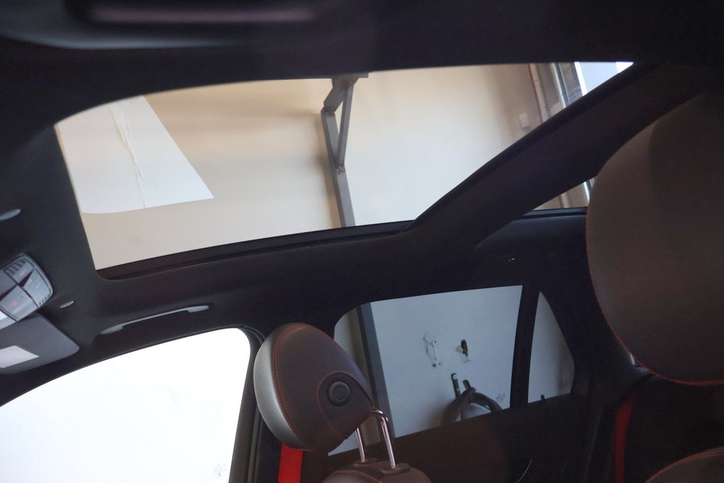 Mercedes-Benz GLC 43 AMG + 4MATIC + TOIT OUVRANT PANO 2021 à Terrebonne, Québec - 11 - w1024h768px