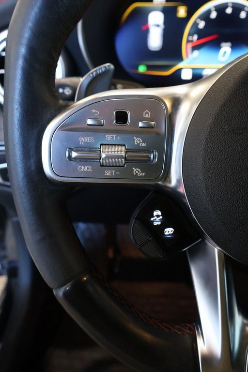 Mercedes-Benz GLC 43 AMG + 4MATIC + TOIT OUVRANT PANO 2021 à Terrebonne, Québec - 17 - w1024h768px