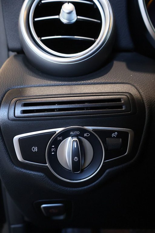 Mercedes-Benz GLC 43 AMG + 4MATIC + TOIT OUVRANT PANO 2021 à Terrebonne, Québec - 29 - w1024h768px