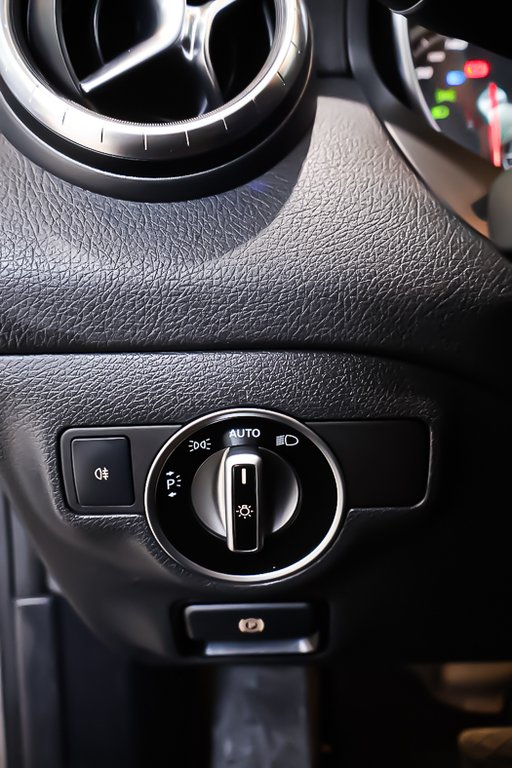 2019 Mercedes CLA CLA 250 4MATIC + TOIT DE VERRE PANO in Terrebonne, Quebec - 27 - w1024h768px