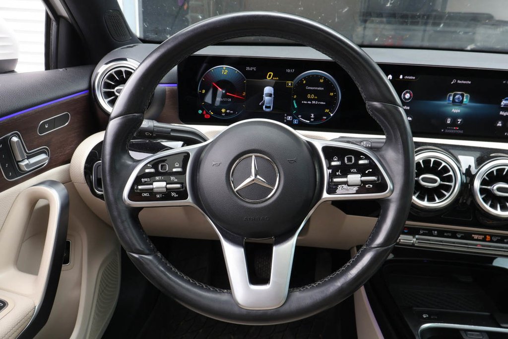 2021 Mercedes Classe A A 220 4MATIC + TOIT OUVRANT PANORAMIQUE in Terrebonne, Quebec - 14 - w1024h768px