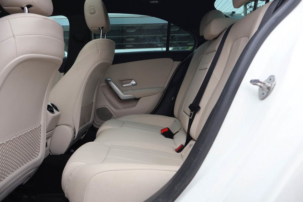 2021 Mercedes Classe A A 220 4MATIC + TOIT OUVRANT PANORAMIQUE in Terrebonne, Quebec - 29 - w1024h768px