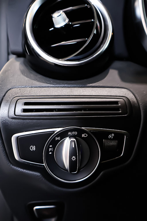 2022 Mercedes GLC AMG 43 AWD + TOIT OUVRANT PANO + CUIR + CARPLAY in Terrebonne, Quebec - 29 - w1024h768px