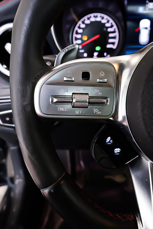 2022 Mercedes GLC AMG 43 AWD + TOIT OUVRANT PANO + CUIR + CARPLAY in Terrebonne, Quebec - 17 - w1024h768px