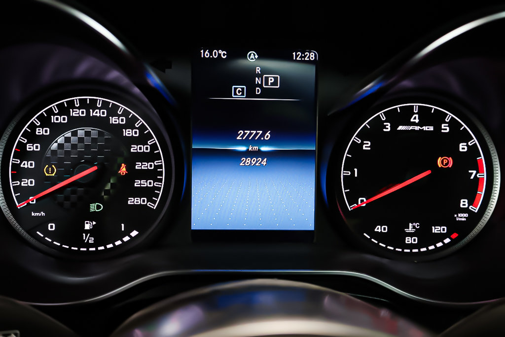 2022 Mercedes GLC AMG 43 AWD + TOIT OUVRANT PANO + CUIR + CARPLAY in Terrebonne, Quebec - 21 - w1024h768px