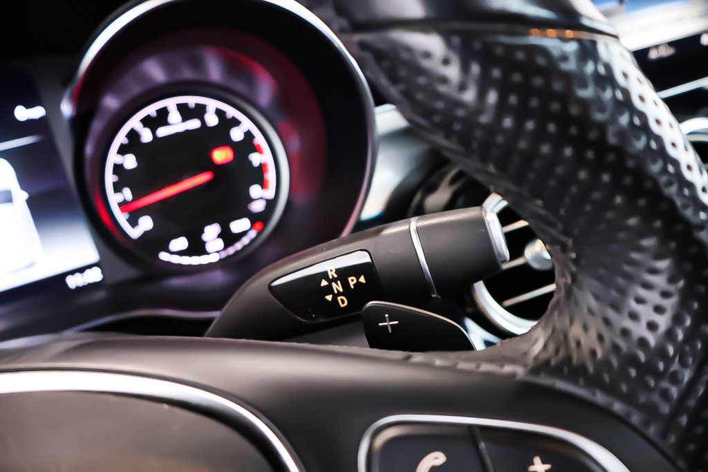 Mercedes GLC AMG GLC 43 4MATIC + TOIT OUVRANT PANO + CUIR 2019 à Terrebonne, Québec - 19 - w1024h768px