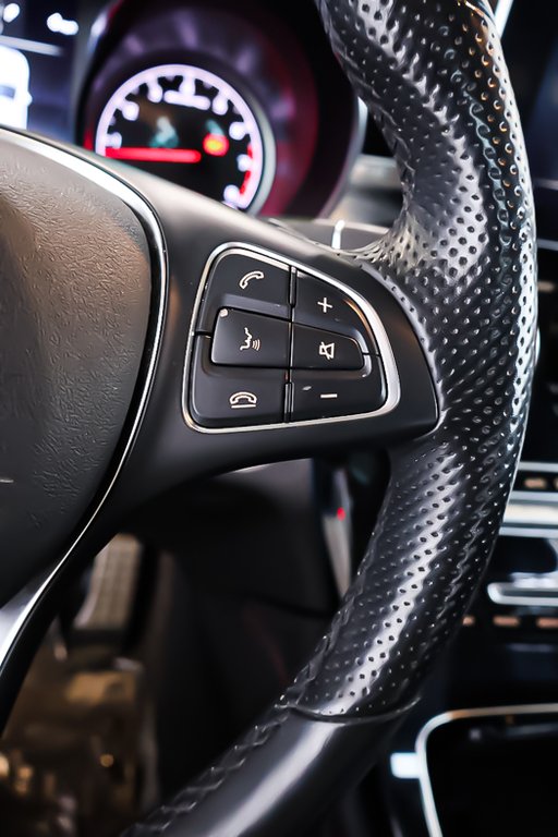 Mercedes GLC AMG GLC 43 4MATIC + TOIT OUVRANT PANO + CUIR 2019 à Terrebonne, Québec - 18 - w1024h768px