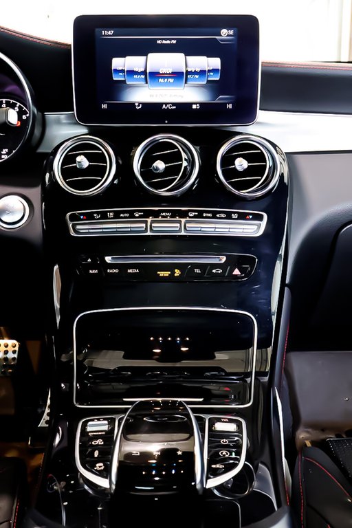 Mercedes GLC AMG GLC 43 4MATIC + TOIT OUVRANT PANO + CUIR 2019 à Terrebonne, Québec - 22 - w1024h768px