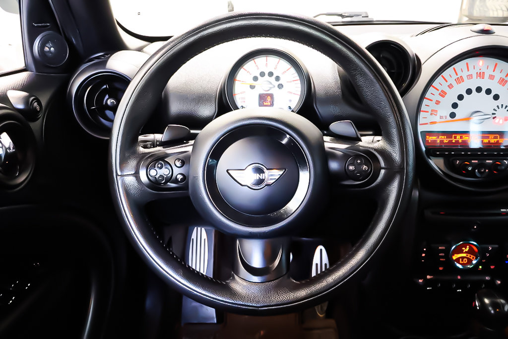 2014 MINI Countryman COOPER S + AWD + TOIT OUVRANT PANO in Terrebonne, Quebec - 15 - w1024h768px