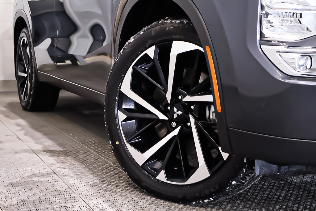 Mitsubishi Outlander PHEV SEL + AWD + CUIR + TOIT OUVRANT PANO 2024 à Terrebonne, Québec - 9 - w1024h768px