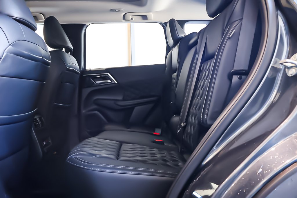 Mitsubishi Outlander PHEV SEL + AWD + CUIR + TOIT OUVRANT PANO 2024 à Terrebonne, Québec - 30 - w1024h768px