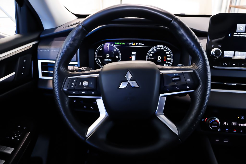 Mitsubishi Outlander PHEV SEL + AWD + CUIR + TOIT OUVRANT PANO 2024 à Terrebonne, Québec - 15 - w1024h768px
