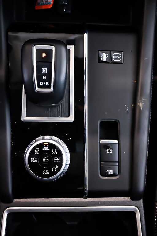 Mitsubishi Outlander PHEV SEL + AWD + CUIR + TOIT OUVRANT PANO 2024 à Terrebonne, Québec - 26 - w1024h768px