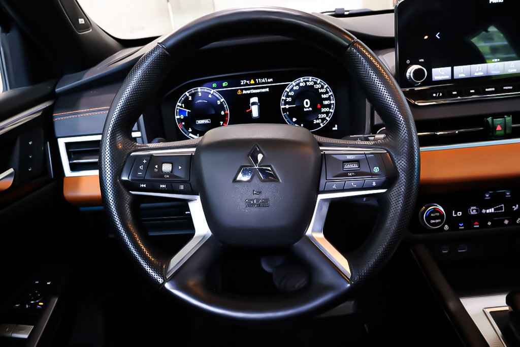 2022 Mitsubishi Outlander GT + AWD + TOIT OUVRANT PANO in Terrebonne, Quebec - 15 - w1024h768px