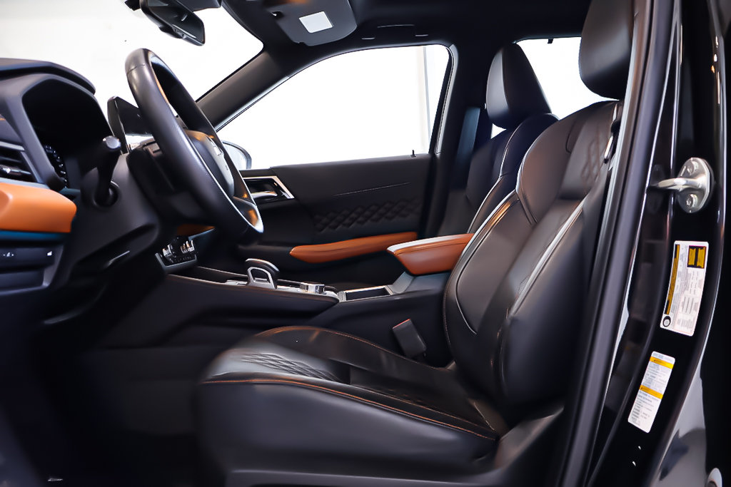 2022 Mitsubishi Outlander GT + AWD + TOIT OUVRANT PANO in Terrebonne, Quebec - 10 - w1024h768px