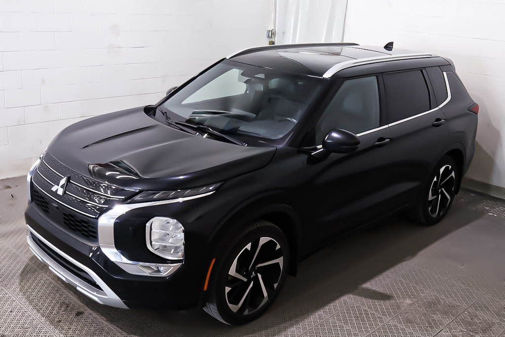 2022 Mitsubishi Outlander GT + AWD + TOIT OUVRANT PANO in Terrebonne, Quebec - 3 - w1024h768px