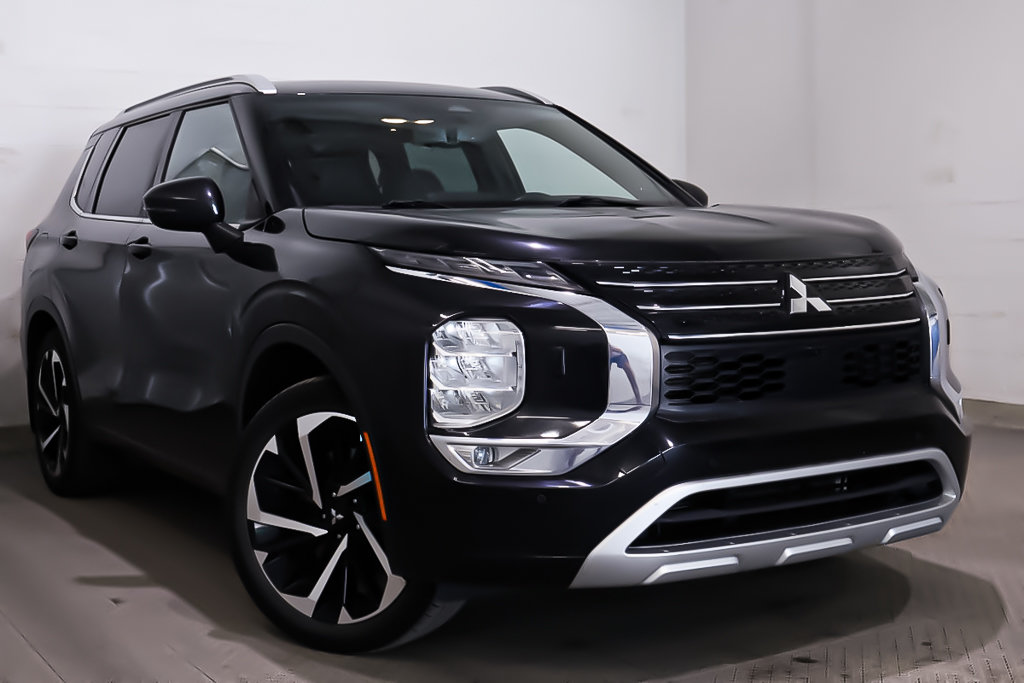 2022 Mitsubishi Outlander GT + AWD + TOIT OUVRANT PANO in Terrebonne, Quebec - 1 - w1024h768px