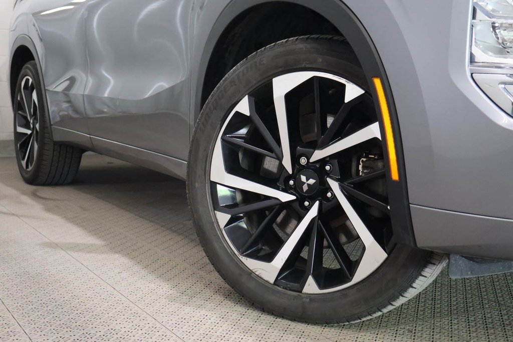 2024 Mitsubishi Outlander PHEV GT + S- AWD + TOIT OUVRANT in Terrebonne, Quebec - 9 - w1024h768px