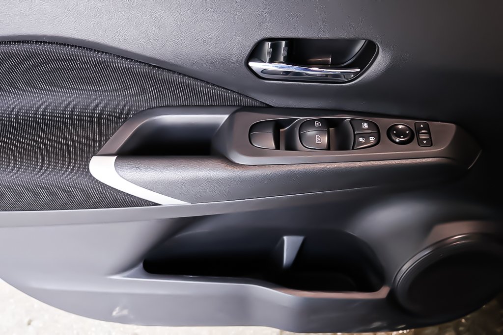 Nissan Kicks Play PLAY SV +  DEMARREUR + CARPLAY 2025 à Terrebonne, Québec - 25 - w1024h768px