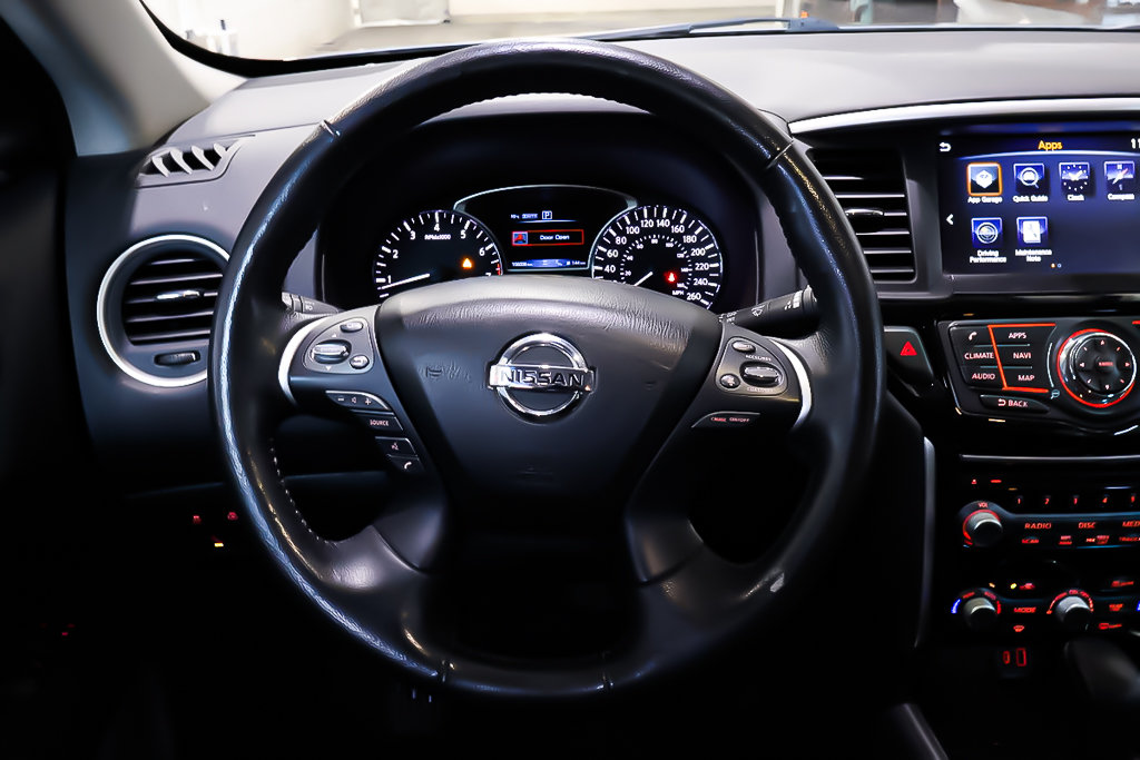 2020 Nissan Pathfinder SV TECH + AWD in Terrebonne, Quebec - 14 - w1024h768px