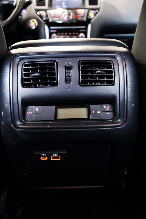 2020 Nissan Pathfinder SV TECH + AWD in Terrebonne, Quebec - 30 - w1024h768px