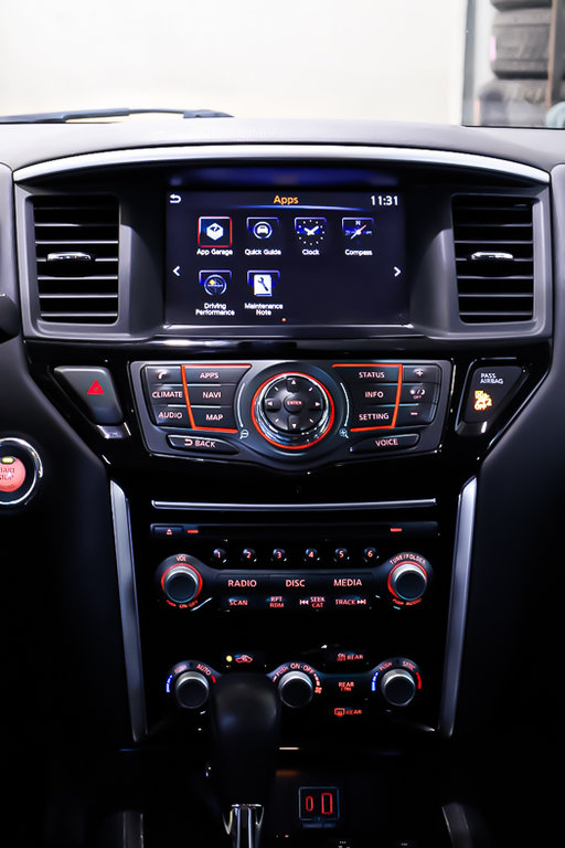 2020 Nissan Pathfinder SV TECH + AWD in Terrebonne, Quebec - 19 - w1024h768px