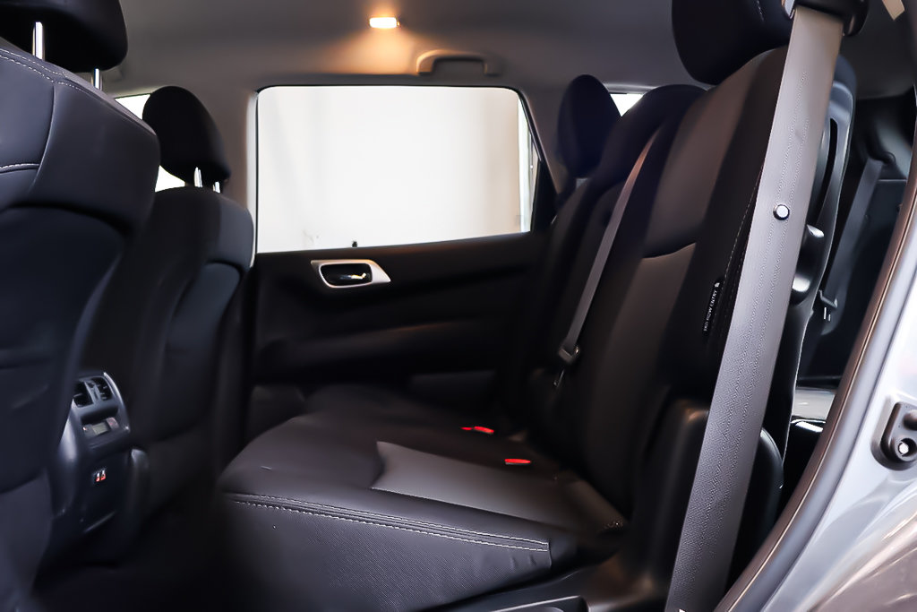 2020 Nissan Pathfinder SV TECH + AWD in Terrebonne, Quebec - 29 - w1024h768px