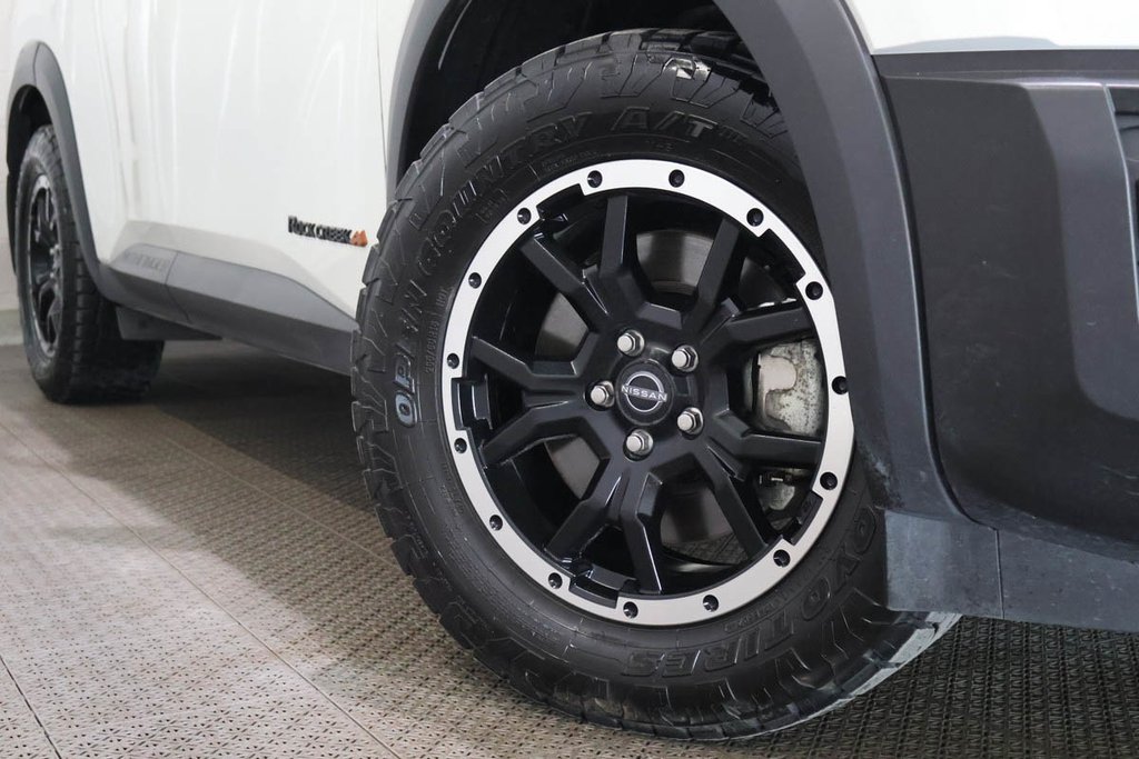 2025 Nissan Pathfinder SV ROCK CREEK + AWD + CUIR + CARPLAY in Terrebonne, Quebec - 9 - w1024h768px