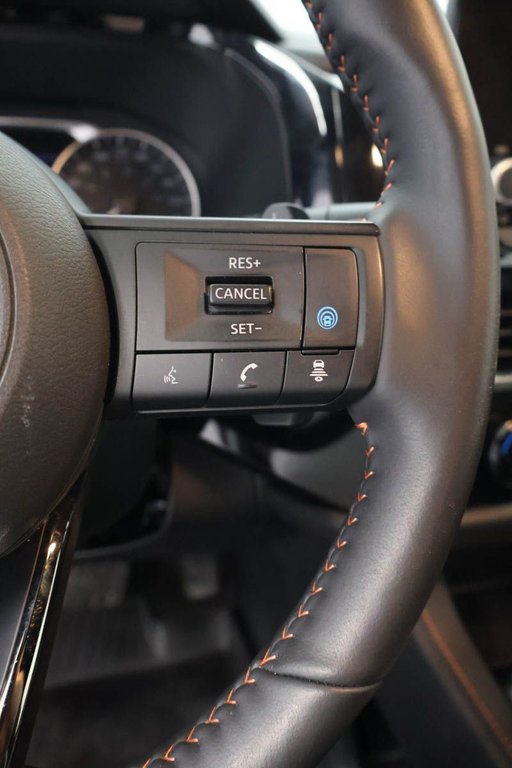 2025 Nissan Pathfinder SV ROCK CREEK + AWD + CUIR + CARPLAY in Terrebonne, Quebec - 17 - w1024h768px