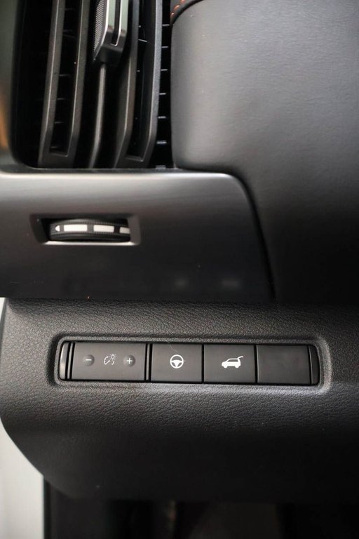 2025 Nissan Pathfinder SV ROCK CREEK + AWD + CUIR + CARPLAY in Terrebonne, Quebec - 26 - w1024h768px