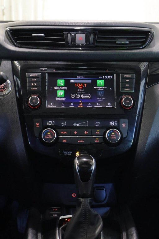 Nissan Qashqai SV + T/A + TOIT OUVRANT + CUIR 2023 à Terrebonne, Québec - 21 - w1024h768px