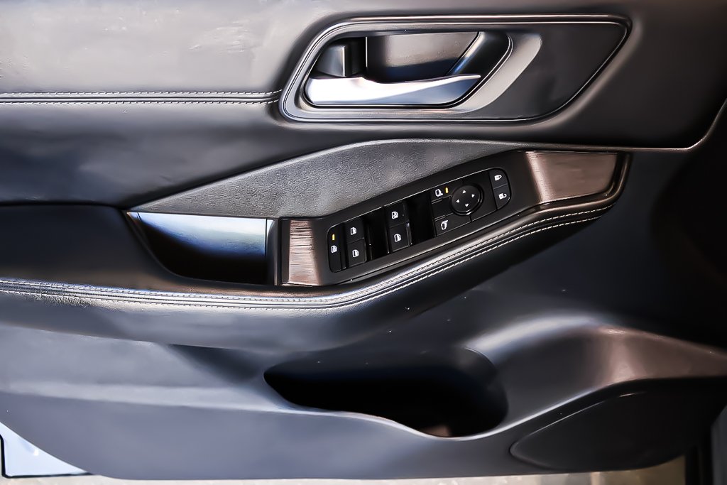 2023 Nissan Rogue SV MIDNIGHT EDITION + AWD in Terrebonne, Quebec - 29 - w1024h768px