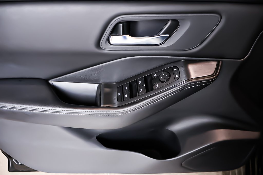 2024 Nissan Rogue SV MONROOF + AWD + TOIT OUVRANT PANO in Terrebonne, Quebec - 29 - w1024h768px