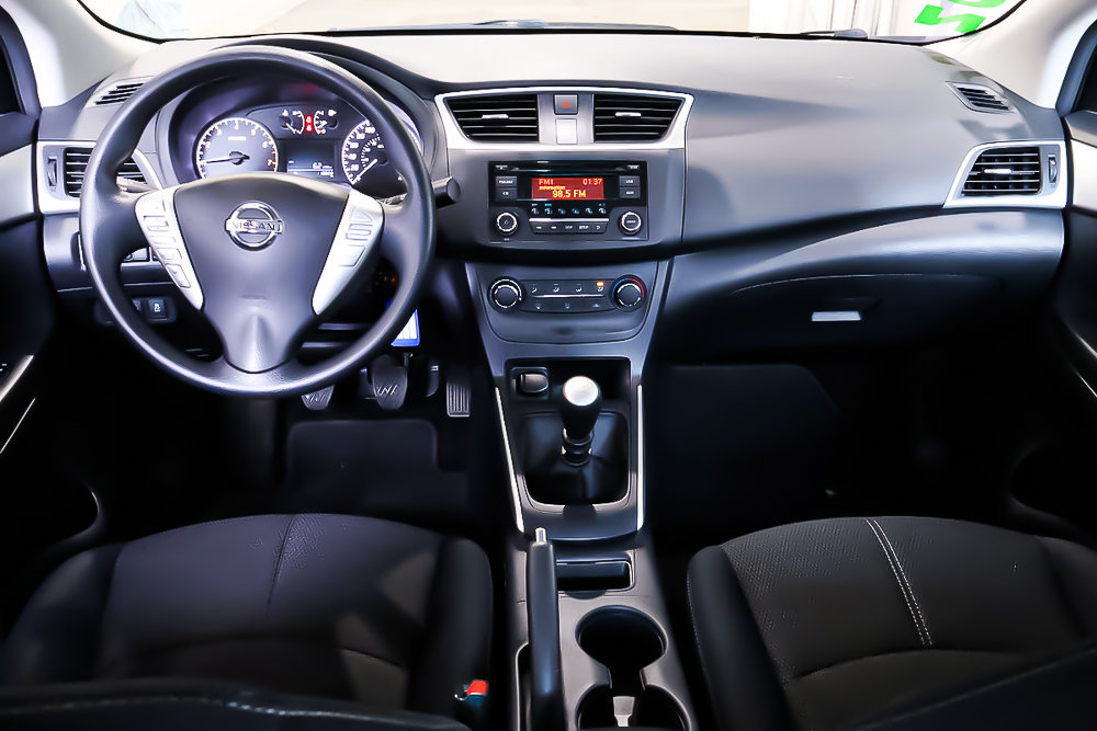 2016 Nissan Sentra S + MANUELLE + REGULATEUR DE VITESSE in Terrebonne, Quebec - 10 - w1024h768px