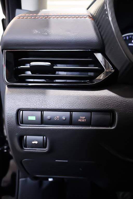 Nissan Sentra SR + MANUELLE + TOIT OUVRANT 2022 à Terrebonne, Québec - 26 - w1024h768px